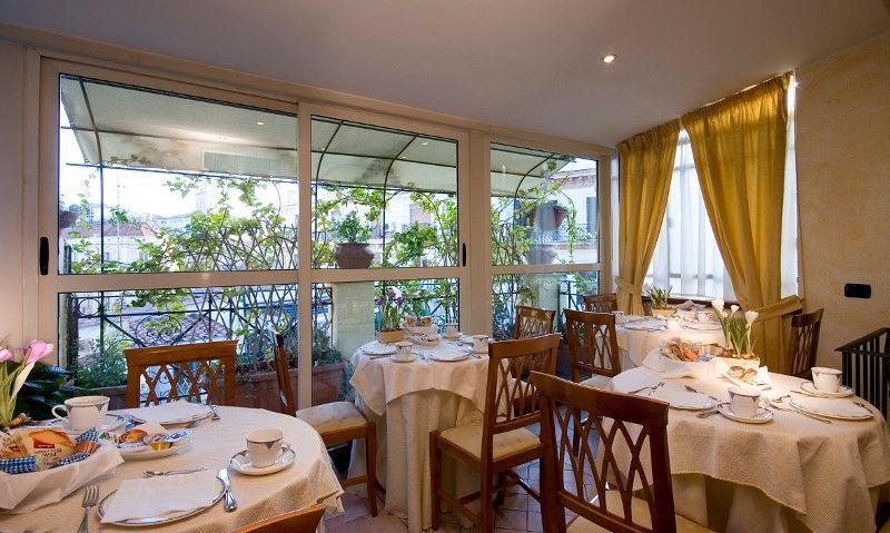 Hotel La Fenice Rome Restaurant photo